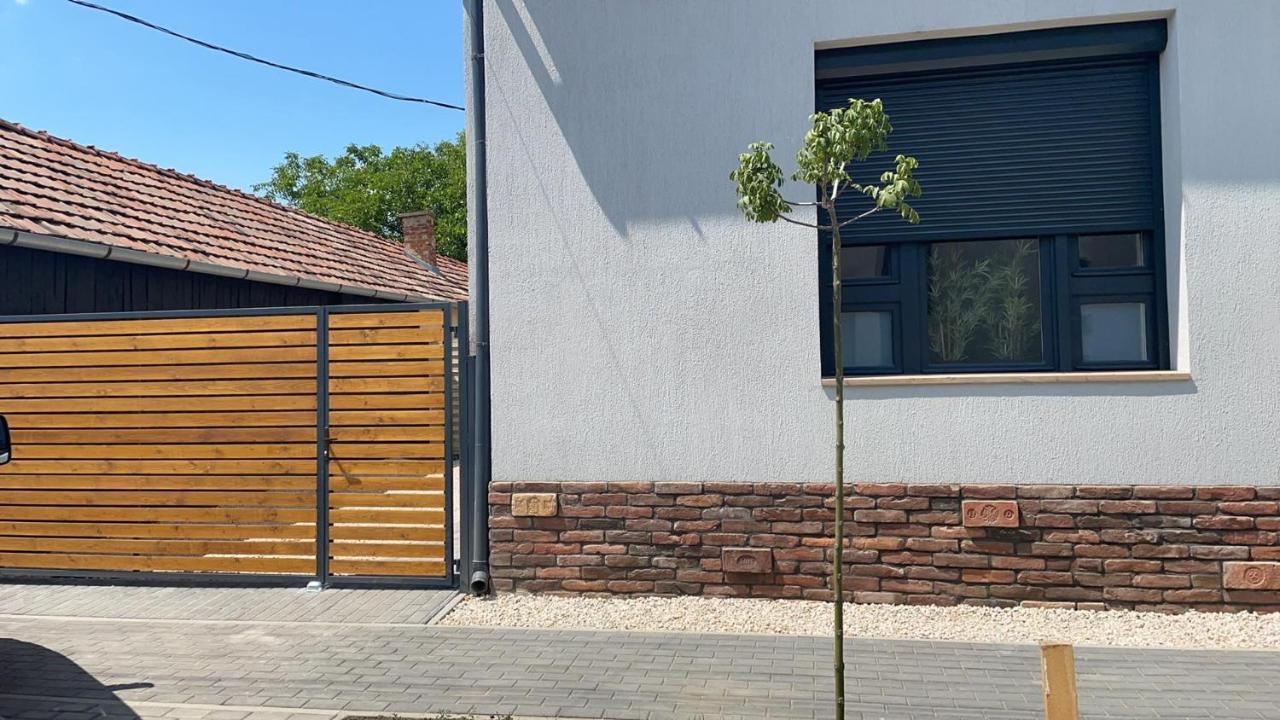 Thermal Apartmanok Raday 4 - Zendaya Hajdúszoboszló Exterior foto
